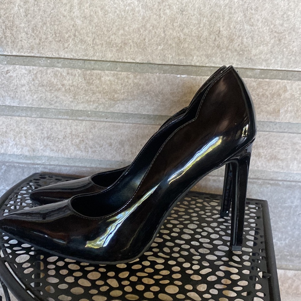 Gorgeous classic patent leather heels